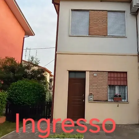 Отель Locazione Mimosa Con Giardino Остеллато